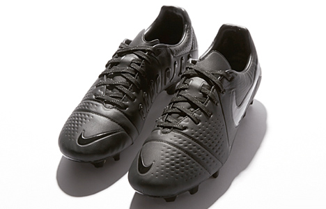 nike-ctr360-lights-out-01