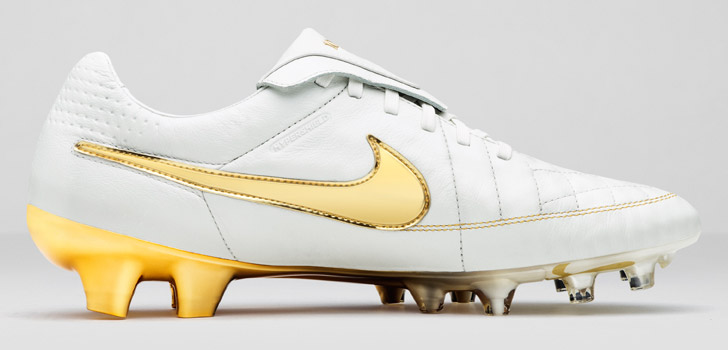 nike-tiempo-legend-5-touch-of-gold-03